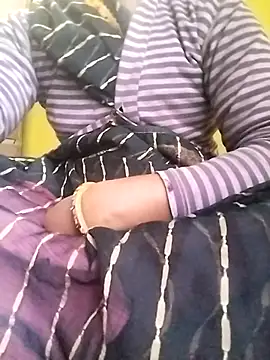 Snapshot of Gopika_Dudi chatting on 11/14/25, 01:37 Gopika Dudi online show from 11/14/25, 01:37