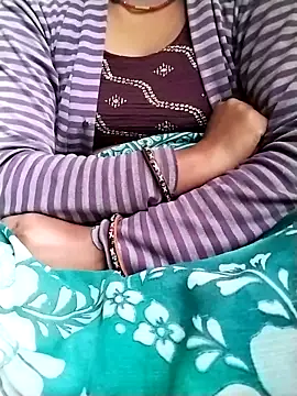 Snapshot of Gopika_Dudi chatting on 11/18/25, 01:44 Gopika Dudi online show from 11/18/25, 01:44