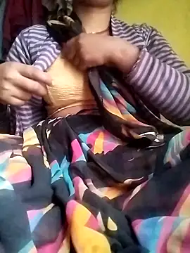 Snapshot of Gopika_Dudi chatting on 11/21/25, 01:48 Gopika Dudi online show from 11/21/25, 01:48