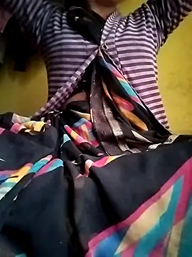 Snapshot of Gopika_Dudi chatting on 11/23/25, 01:49 Gopika Dudi online show from 11/23/25, 01:49