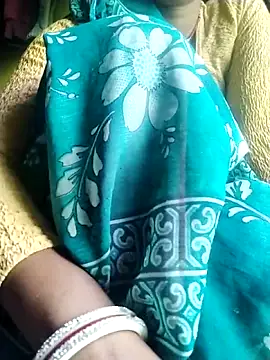 Snapshot of Gopika_Dudi chatting on 11/30/25, 07:12 Gopika Dudi online show from 11/30/25, 07:12