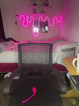 Snapshot of SoftLady_S33 chatting on 03/20/26, 12:54 SoftLady S33 online show from 03/20/26, 12:54