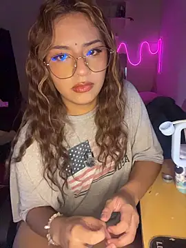 Snapshot of SoftLady_S33 chatting on 04/19/26, 08:55 SoftLady S33 online show from 04/19/26, 08:55