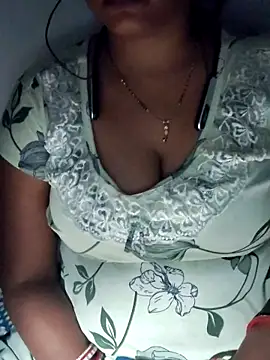 Snapshot of sweet_jasmin1 chatting on 10/11/25, 05:33 sweet jasmin1 online show from 10/11/25, 05:33