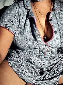 Snapshot of sweet_jasmin1 chatting on 10/26/25, 07:20 sweet jasmin1 online show from 10/26/25, 07:20