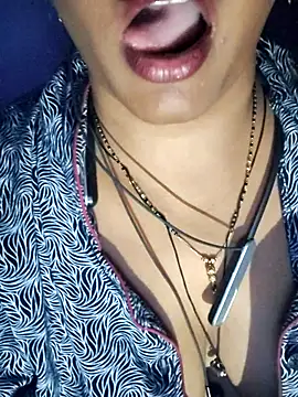 Snapshot of sweet_jasmin1 chatting on 11/01/25, 07:27 sweet jasmin1 online show from 11/01/25, 07:27