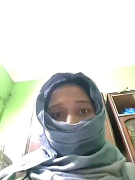 pujaroy363534 online show from 11/25/25, 04:40