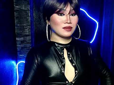 pretty lassy online show from 09/24/25, 08:17