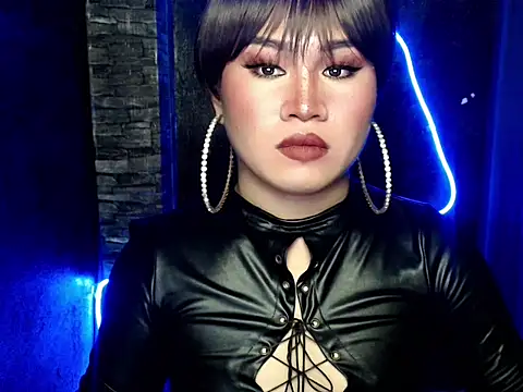 pretty lassy online show from 10/21/25, 08:37