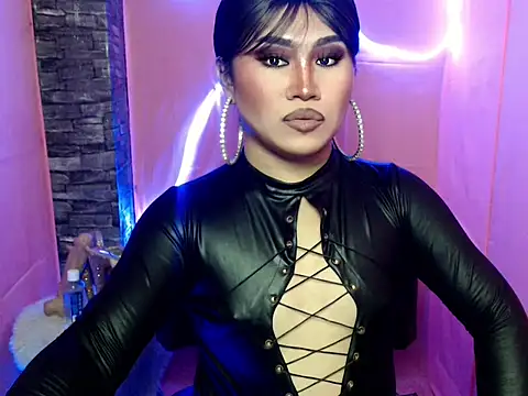 pretty lassy online show from 11/14/25, 03:44