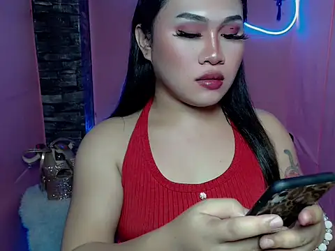 pretty lassy online show from 11/19/25, 02:06