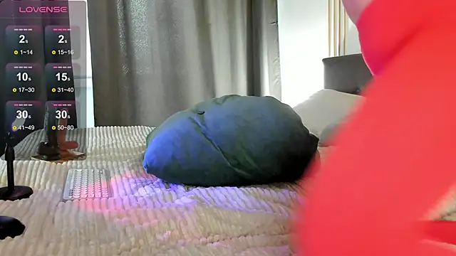 Snapshot of Luckydicewow1 chatting on 03/14/26, 02:28 Luckydicewow1 online show from 03/14/26, 02:28