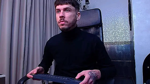 JonahShaw online show from 10/01/25, 04:29