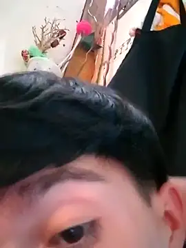 Snapshot of LUISSLEONN0958 chatting on 09/12/25, 11:15 LUISSLEONN0958 online show from 09/12/25, 11:15