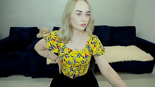 LiluMoon   online show from 05/18/26, 11:27