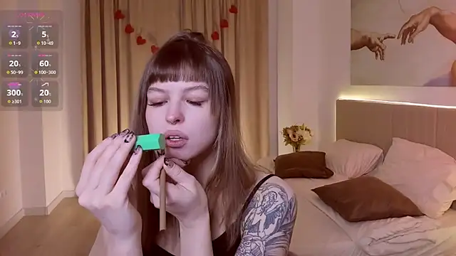 Snapshot of Lisa_Blossom chatting on 03/09/26, 06:06 Lisa Blossom online show from 03/09/26, 06:06