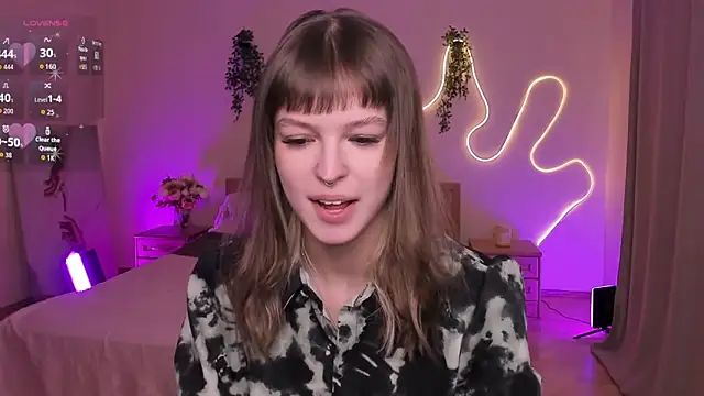 Snapshot of Lisa_Blossom chatting on 03/19/26, 06:06 Lisa Blossom online show from 03/19/26, 06:06