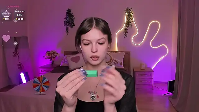 Snapshot of Lisa_Blossom chatting on 03/25/26, 06:08 Lisa Blossom online show from 03/25/26, 06:08