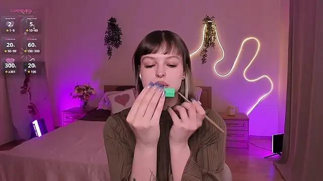 Snapshot of Lisa_Blossom chatting on 03/27/26, 06:08 Lisa Blossom online show from 03/27/26, 06:08