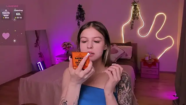 Lisa Blossom online show from 05/14/26, 06:09
