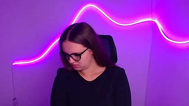 Aurora White online show from 09/11/25, 05:07