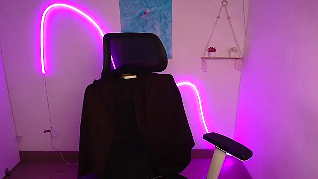 Aurora White online show from 10/27/25, 12:20