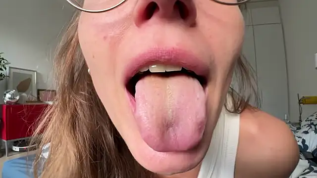 Scorpion Peach online show from 10/09/25, 02:26