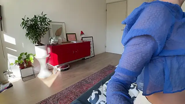 Scorpion Peach online show from 10/10/25, 10:47