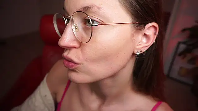 Snapshot of Scorpion_Peach chatting on 11/13/25, 03:55 Scorpion Peach online show from 11/13/25, 03:55