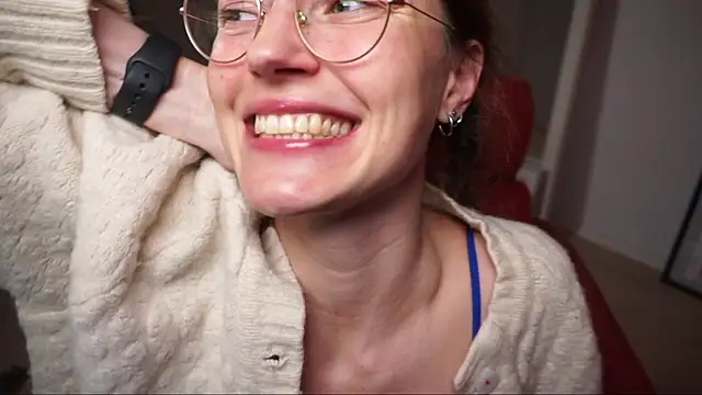 Snapshot of Scorpion_Peach chatting on 12/02/25, 03:07 Scorpion Peach online show from 12/02/25, 03:07