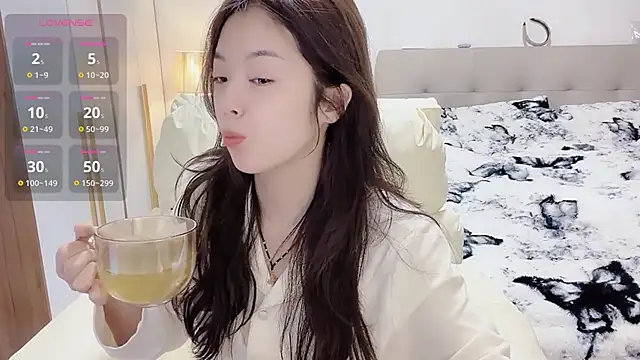 T-LL77- online show from 02/11/26, 03:17