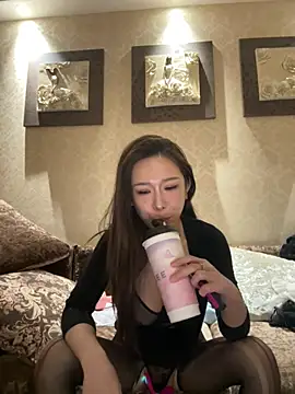 Snapshot of Manson13333 chatting on 03/27/26, 04:29 Manson13333 online show from 03/27/26, 04:29