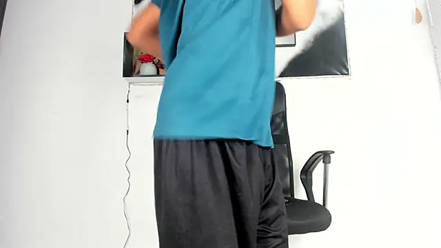 tyler twink boy online show from 10/01/25, 01:50