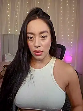 Snapshot of AriadnaTaylor chatting on 05/27/26, 04:59 AriadnaTaylor online show from 05/27/26, 04:59
