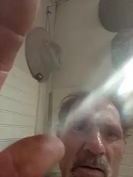 Southerngent1979 online show from 10/12/25, 04:44