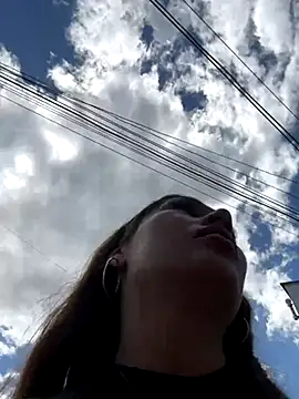 Isa Villamarin online show from 09/10/25, 03:01