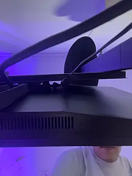 Leo Savage  online show from 03/21/26, 03:22