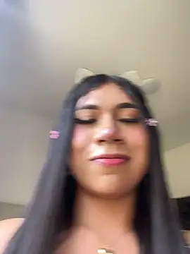 LiaSaenz27 online show from 10/18/25, 09:15