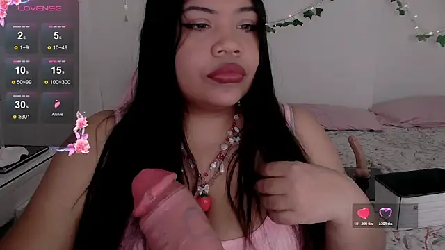 Snapshot of Juicy_elenxx chatting on 03/21/26, 11:19 Juicy elenxx online show from 03/21/26, 11:19