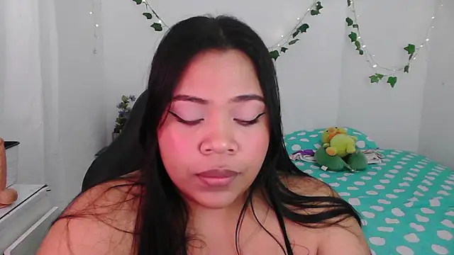 Snapshot of Juicy_elenxx chatting on 06/19/26, 10:57 Juicy elenxx online show from 06/19/26, 10:57