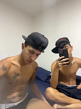 Snapshot of gustavo_saaled19_ chatting on 09/11/25, 04:23 gustavo saaled19  online show from 09/11/25, 04:23