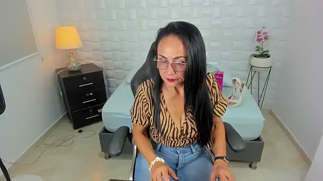 Snapshot of yulitza1025 chatting on 09/29/25, 12:21 yulitza1025 online show from 09/29/25, 12:21