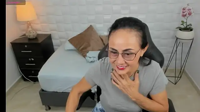 Snapshot of yulitza1025 chatting on 10/09/25, 12:14 yulitza1025 online show from 10/09/25, 12:14