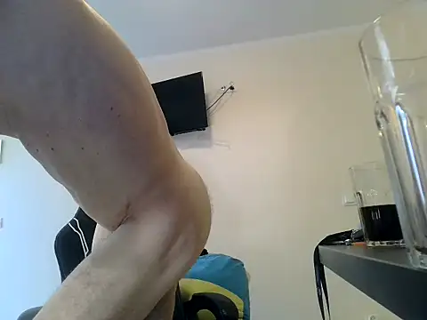 Snapshot of Wyrolowanyyy chatting on 04/15/26, 12:34 Wyrolowanyyy online show from 04/15/26, 12:34