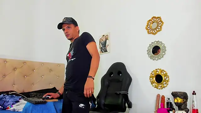 Snapshot of _Tarekk_ chatting on 10/19/25, 09:26  Tarekk  online show from 10/19/25, 09:26