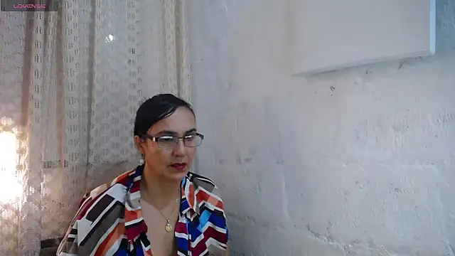 Snapshot of gabbyparker_ chatting on 09/16/25, 01:56 gabbyparker online show from 09/16/25, 01:56