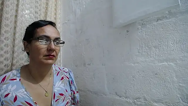 gabbyparker  online show from 11/01/25, 10:06