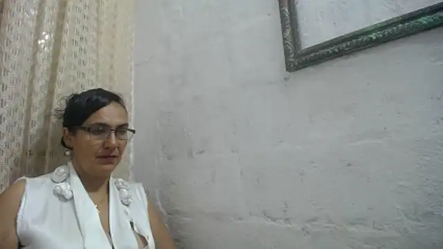 Snapshot of gabbyparker_ chatting on 05/09/26, 09:25 gabbyparker online show from 05/09/26, 09:25