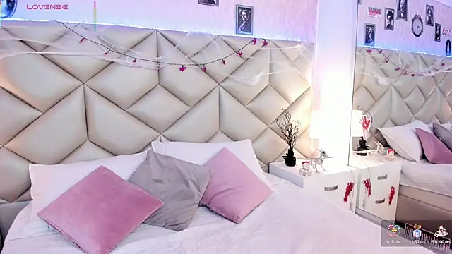 dafnne hall online show from 10/22/25, 04:02