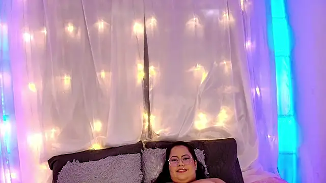 Snapshot of LilyRousee chatting on 03/20/26, 04:45 LilyRousee online show from 03/20/26, 04:45